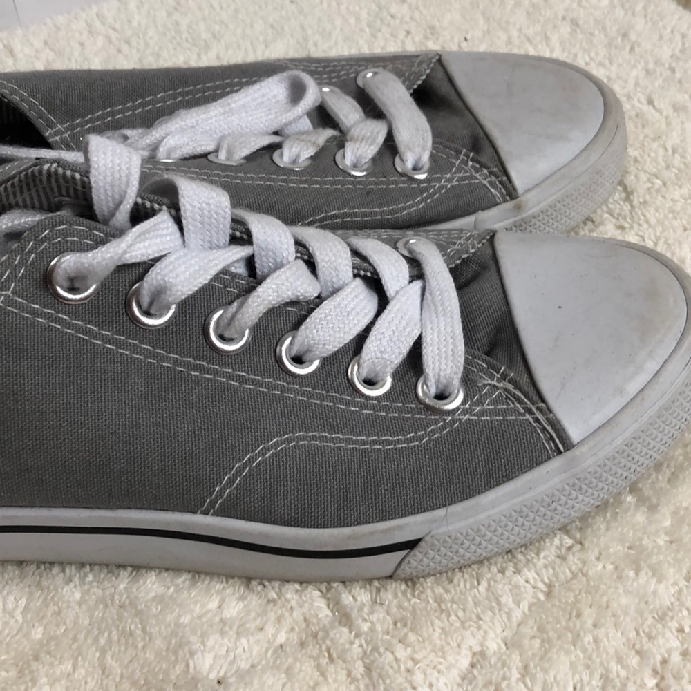 Faux Converse - Picture 2 of 4